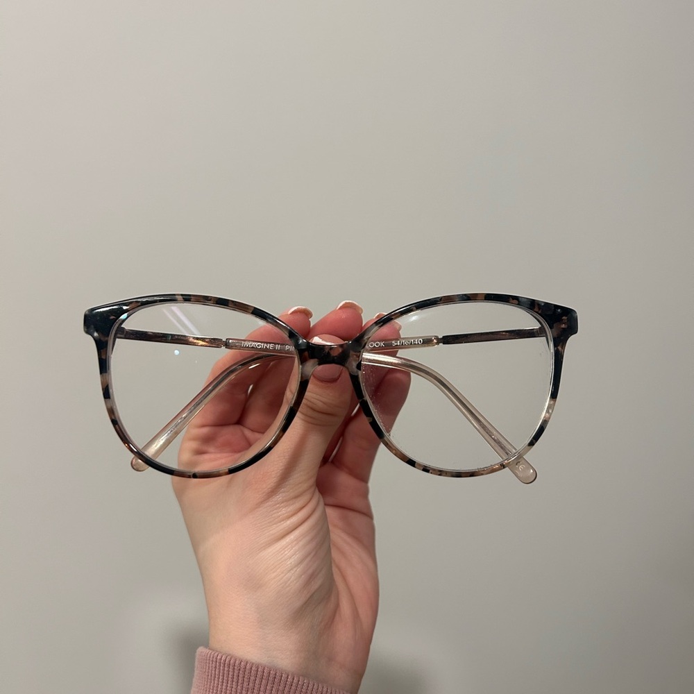Chic Tortoise Shell Women's Glasses